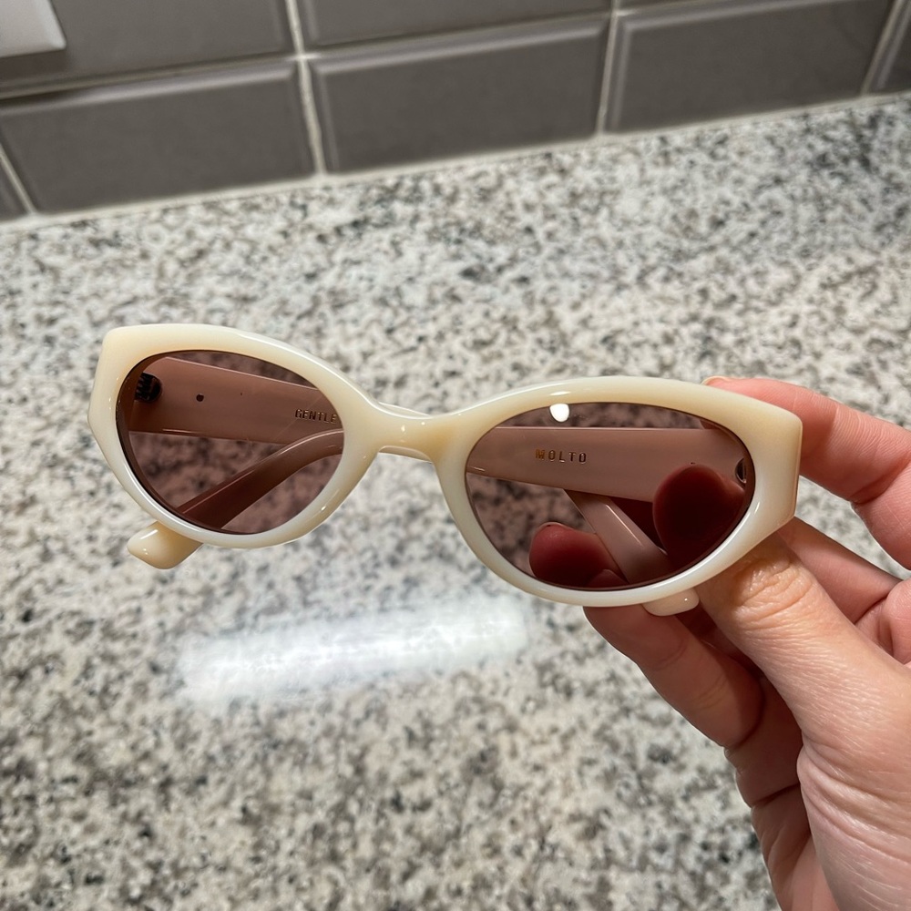 Molto IV1 Gentle Monster Sunglasses